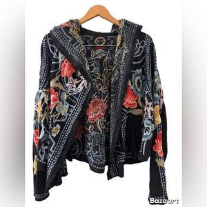 Johnny Was Blue and Red Embroidered Label